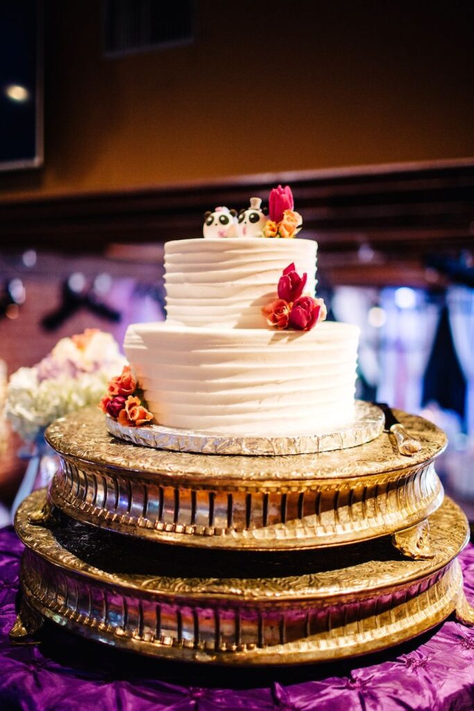 St. Petersburg White Tier Wedding Cake with Flowers | Nova 535 