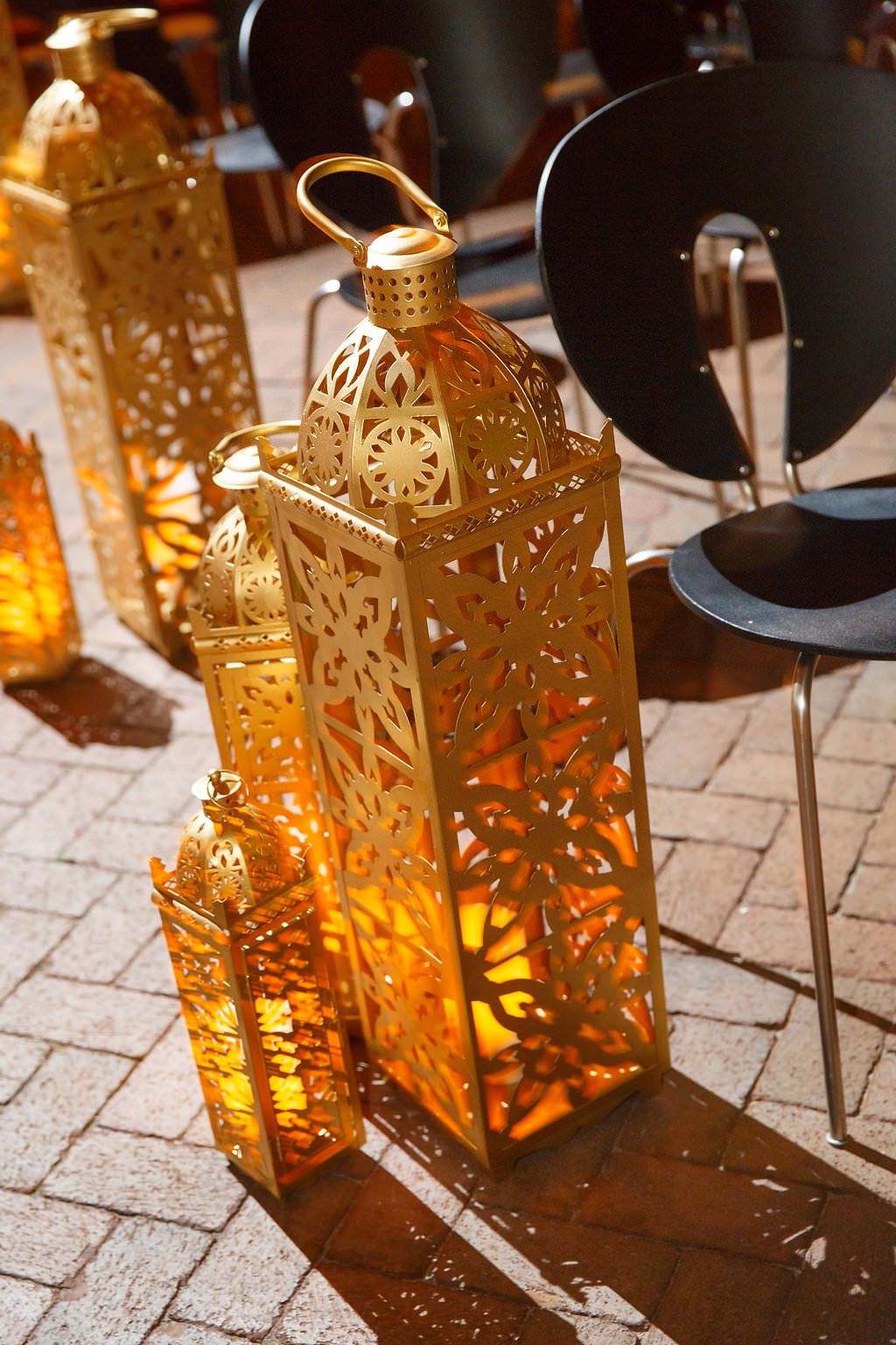 Wedding Ceremony Decor | Gold Candlelit Lantern Aisle Decor